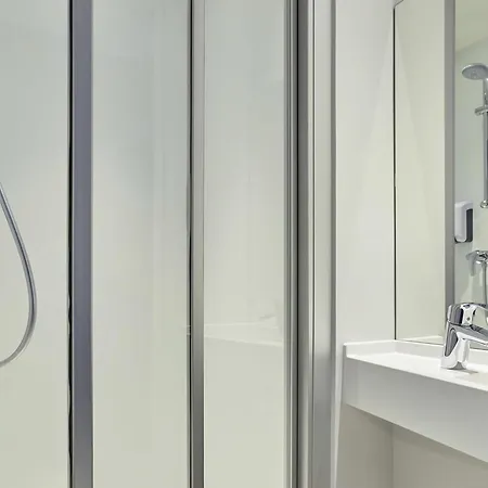 Hotelf1 Sud 호텔 *