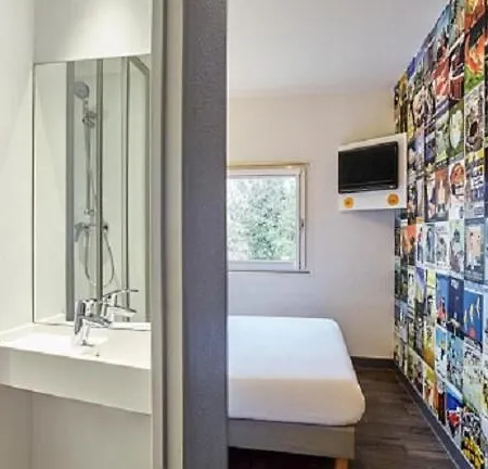 호텔 Hotelf1 Sud *